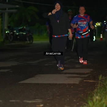 Runner Photo 6042910