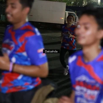 Runner Photo 6043035