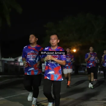 Runner Photo 6043074
