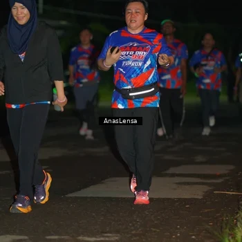 Runner Photo 6043089