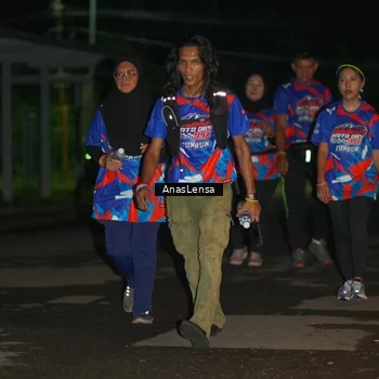 Runner Photo 6043175