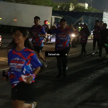 Runner Photo 6043306
