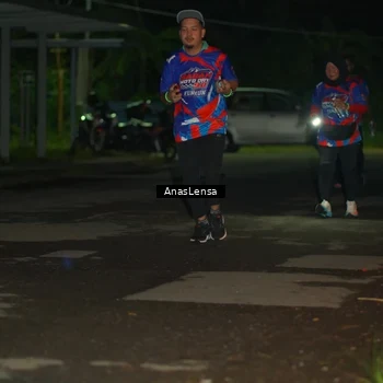 Runner Photo 6043357