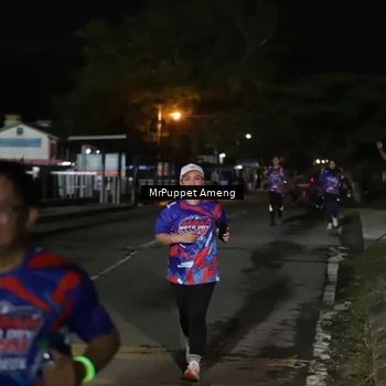 Runner Photo 6043642