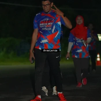 Runner Photo 6043842