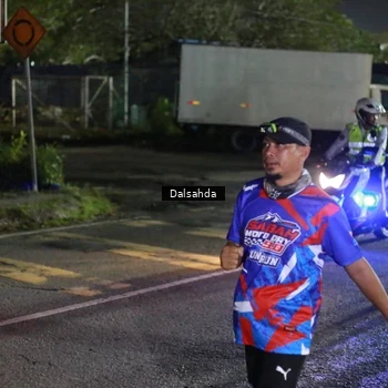 Runner Photo 6044002