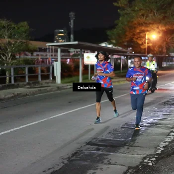 Runner Photo 6044054