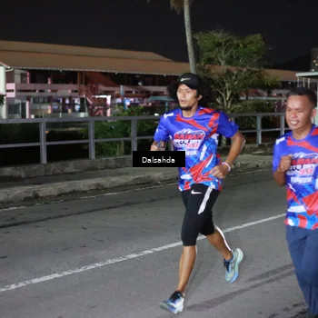 Runner Photo 6044072