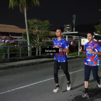 Runner Photo 6044095