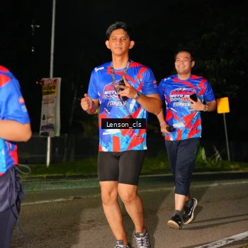 Runner Photo 6044191
