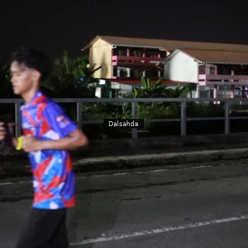 Runner Photo 6044345