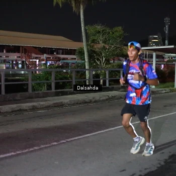 Runner Photo 6044357