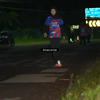 Runner Photo 6044386