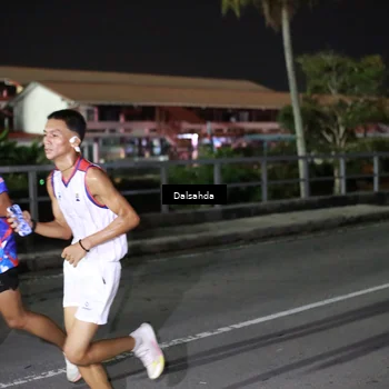 Runner Photo 6044425