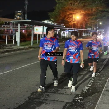 Runner Photo 6044650