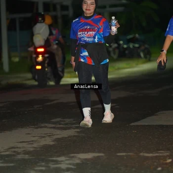 Runner Photo 6044772