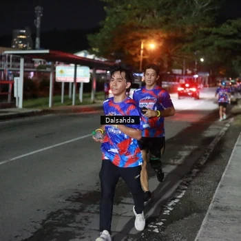 Runner Photo 6044810