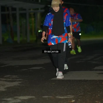 Runner Photo 6045034