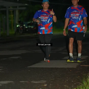 Runner Photo 6045212