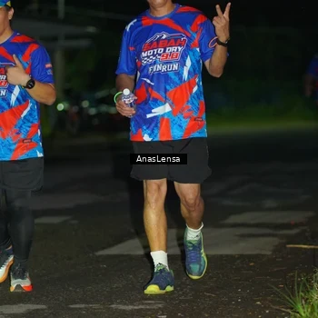 Runner Photo 6045239