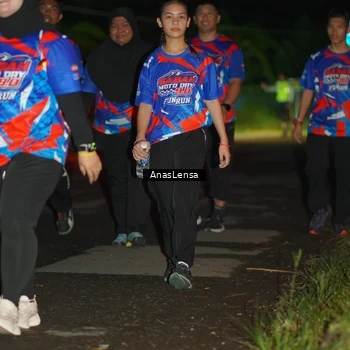 Runner Photo 6045642