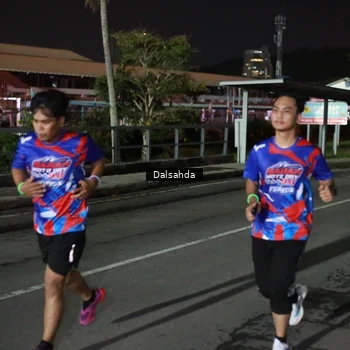 Runner Photo 6045676