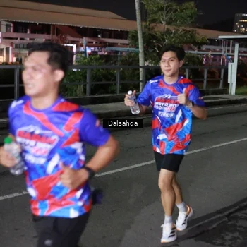 Runner Photo 6045710