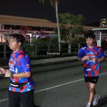 Runner Photo 6045736