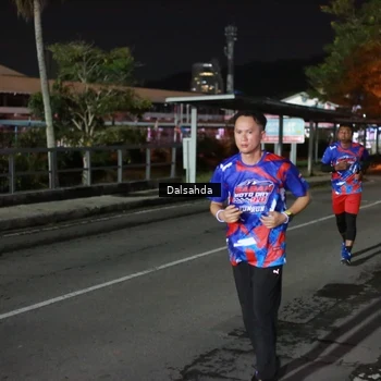 Runner Photo 6045755