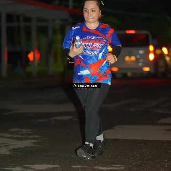 Runner Photo 6045782