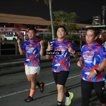 Runner Photo 6045925