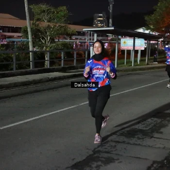 Runner Photo 6046086