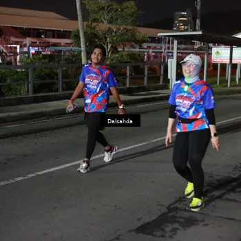 Runner Photo 6046122