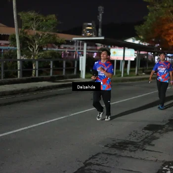 Runner Photo 6047091