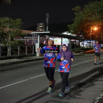 Runner Photo 6047100