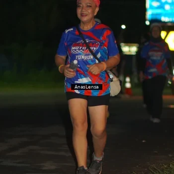 Runner Photo 6047310