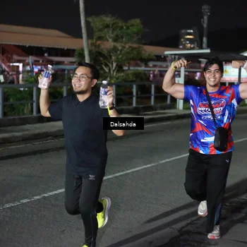 Runner Photo 6047314