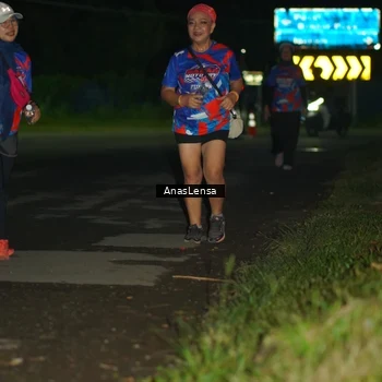 Runner Photo 6047345
