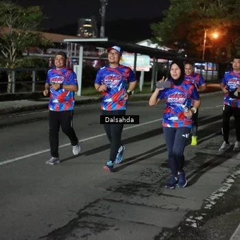 Runner Photo 6047419