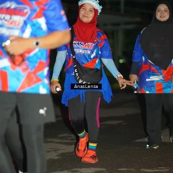 Runner Photo 6047534