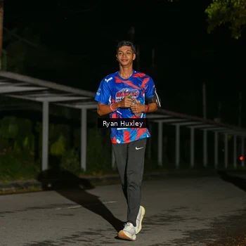 Runner Photo 6048631