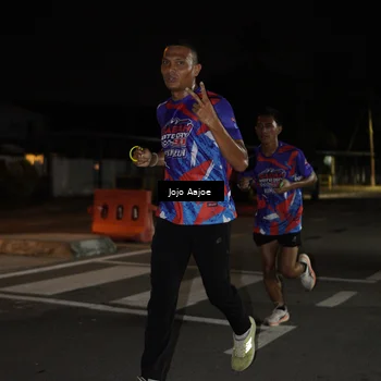 Runner Photo 6049216