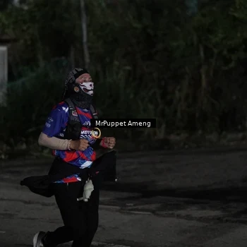 Runner Photo 6052046