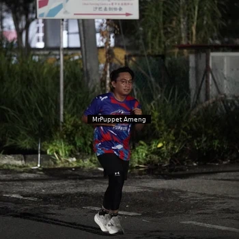 Runner Photo 6052059