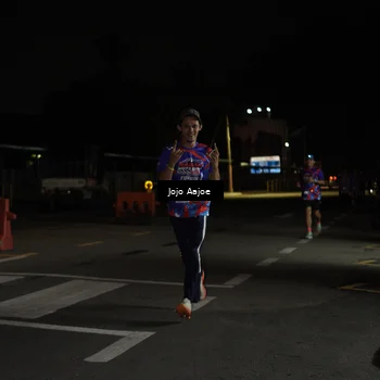 Runner Photo 6052307