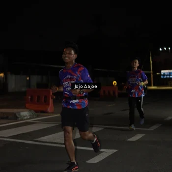Runner Photo 6054015