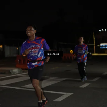 Runner Photo 6054023