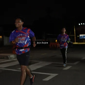 Runner Photo 6054024