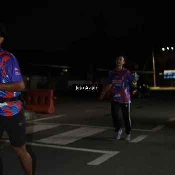 Runner Photo 6054030
