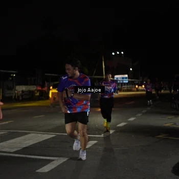 Runner Photo 6054253
